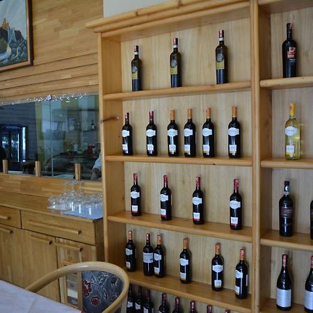 Hotel Alpet Rinas Екстер'єр фото
