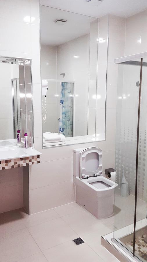 Hotel Alpet Rinas Екстер'єр фото